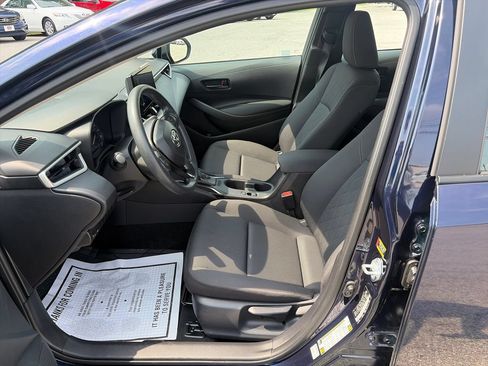 Used 2025 Toyota Corolla LE FWD image 10