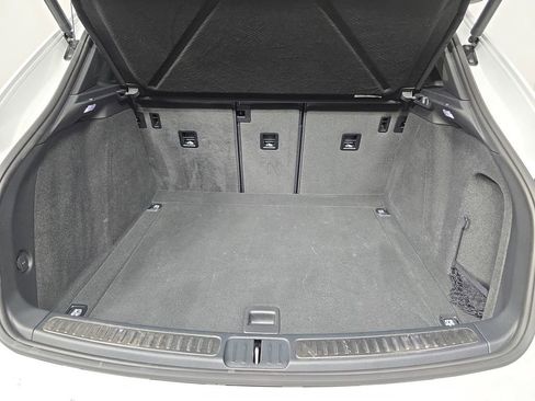 Certified 2025 Porsche Macan AWD/4WD image 25