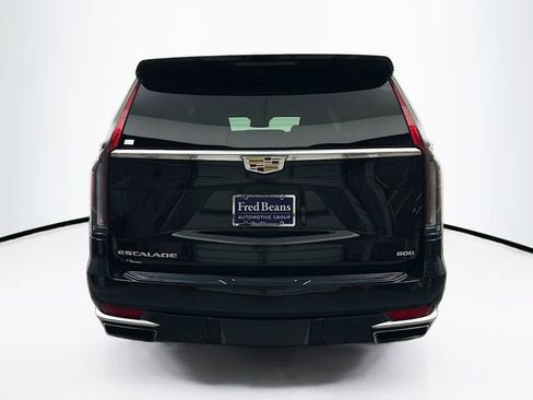 Used 2024 Cadillac Escalade ESV Luxury image 7