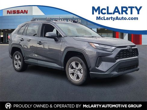 Used 2022 Toyota RAV4 XLE image 1