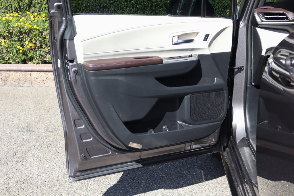 Used 2021 Toyota Sienna Platinum AWD/4WD image 17