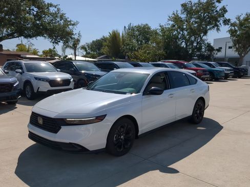 New 2025 Honda Accord SE image 9