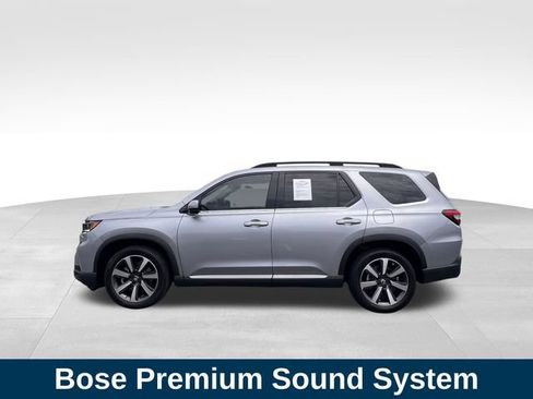 Used 2023 Honda Pilot Touring image 3