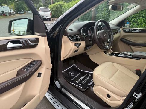 Used 2017 Mercedes-Benz GLE 350 GLE 350 4MATIC Sport Utility 4 image 10