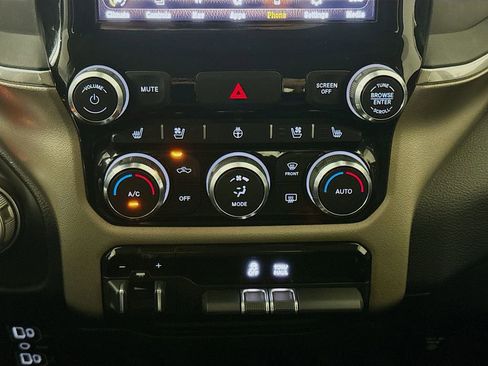 Used 2019 RAM 1500 Laramie w/ Bed Utility Group AWD/4WD image 17