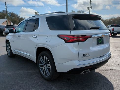 Used 2023 Chevrolet Traverse High Country FWD image 6