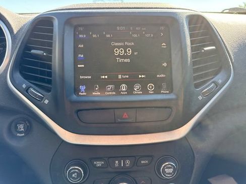 Used 2016 Jeep Cherokee Limited AWD/4WD image 24