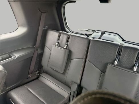 Used 2024 Lexus GX 550 w/ Cold Area Package AWD/4WD image 16