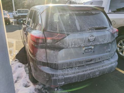 Used 2024 Nissan Rogue S image 4