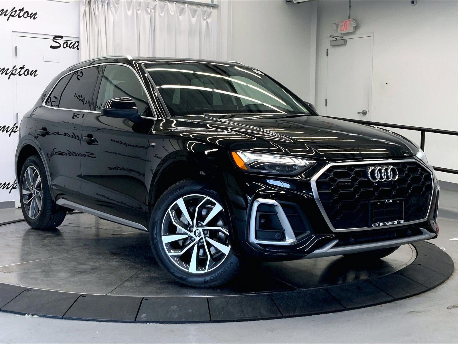 Certified 2023 Audi Q5 2.0T Prestige w/ Prestige Package AWD/4WD image 1