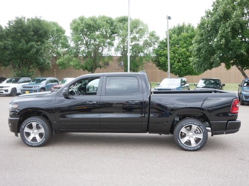 New 2026 RAM 1500 Express AWD/4WD image 2
