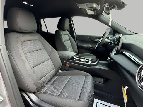New 2027 Chevrolet Equinox LT w/ LPO, Floor Liner Package AWD/4WD image 10