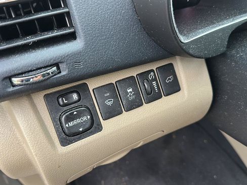 Used 2013 Toyota Highlander Limited AWD/4WD image 11