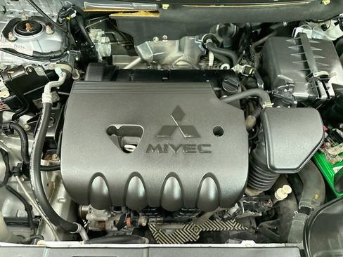 Used 2017 Mitsubishi Outlander ES FWD image 27