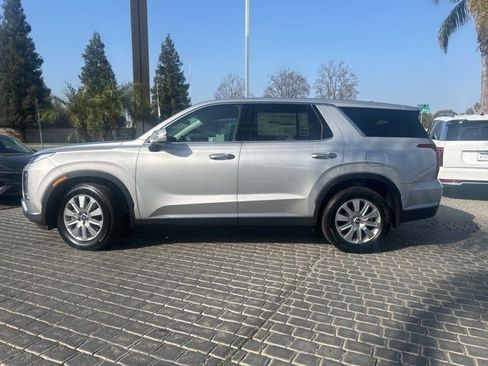 New 2025 Hyundai Palisade SE image 3