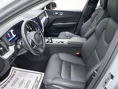 Certified 2025 Volvo XC60 B5 Plus AWD/4WD image 14