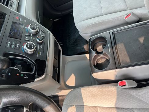 Used 2017 Toyota Sienna LE FWD image 16