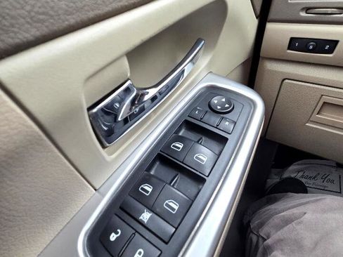 Used 2010 Jeep Liberty Limited image 22