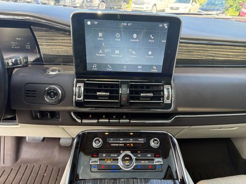 Used 2019 Lincoln Navigator L Black Label AWD/4WD image 17