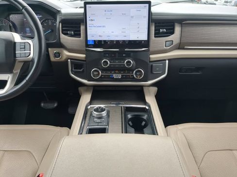 Used 2024 Ford Expedition Max Limited RWD image 18