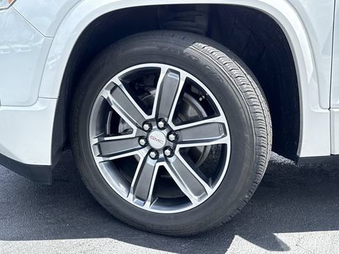 Used 2019 GMC Acadia Denali w/ Technology Package FWD image 42