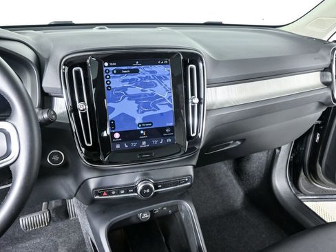 Certified 2025 Volvo XC40 B5 Plus image 14