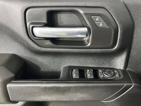 Used 2021 GMC Sierra 2500 4x4 Crew Cab w/ Convenience Package image 17