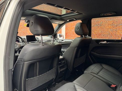 Used 2019 Mercedes-Benz GLE 400 4MATIC image 24