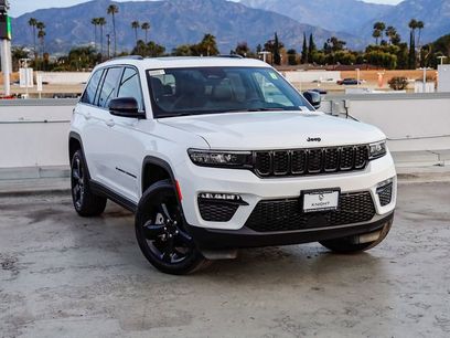 New 2025 Jeep Grand Cherokee Limited w/ Black Appearance Package