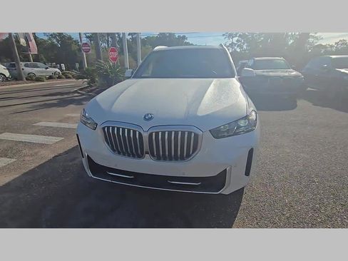 Certified 2025 BMW X5 xDrive50e w/ Premium Package image 22