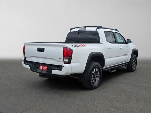 Used 2019 Toyota Tacoma TRD Off-Road AWD/4WD image 3