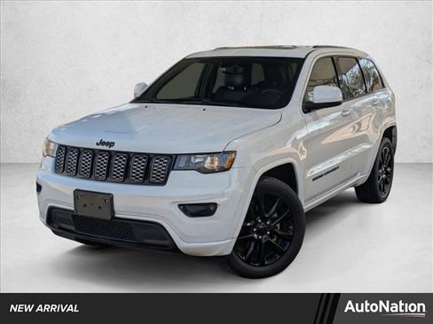 Used 2018 Jeep Grand Cherokee Altitude image 1
