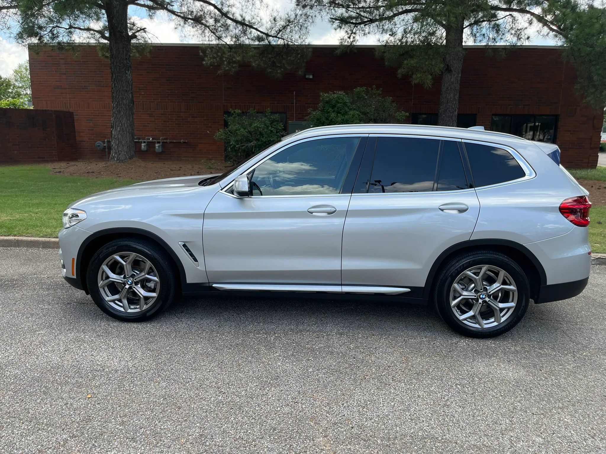 Used 2020 BMW X3 xDrive30i w/ Convenience Package AWD/4WD image 2