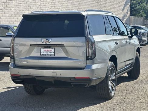 Used 2025 Cadillac Escalade Sport image 4