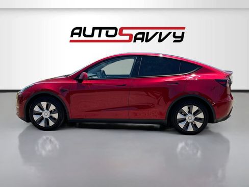 Used 2024 Tesla Model Y Long Range RWD image 4