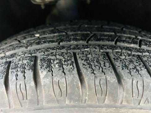 Used 2023 Chrysler Pacifica Touring-L image 42