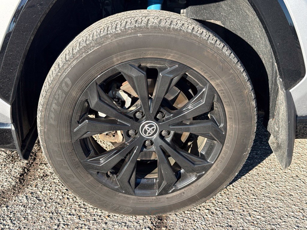 Used 2024 Toyota RAV4 XSE w/ Advanced Technology Package AWD/4WD image 4