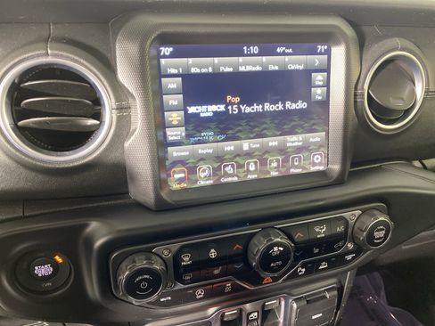 Used 2021 Jeep Gladiator Overland w/ Popular Equipment Package image 28