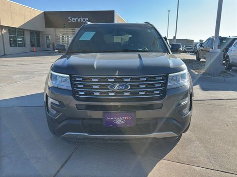 Used 2017 Ford Explorer Limited image 8
