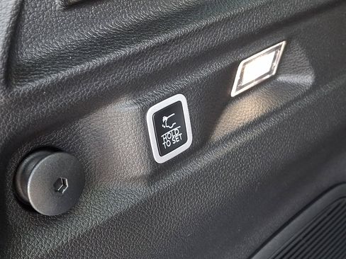 Certified 2025 Jeep Grand Cherokee L Limited w/ Trailer Tow Package image 33