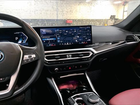 Used 2024 BMW i4 eDrive40 w/ Premium Package RWD image 9