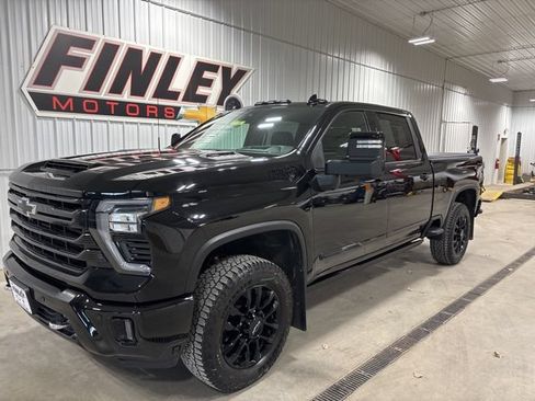 Used 2025 Chevrolet Silverado 2500 High Country w/ Midnight Edition AWD/4WD image 5