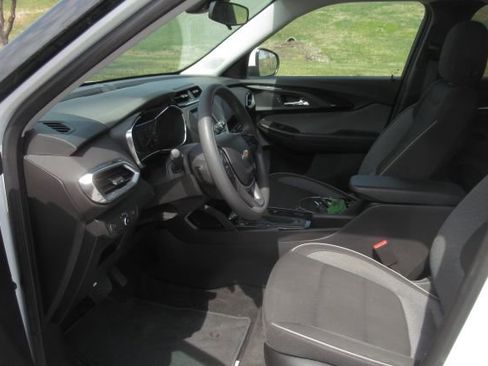 Used 2023 Chevrolet TrailBlazer LT image 3