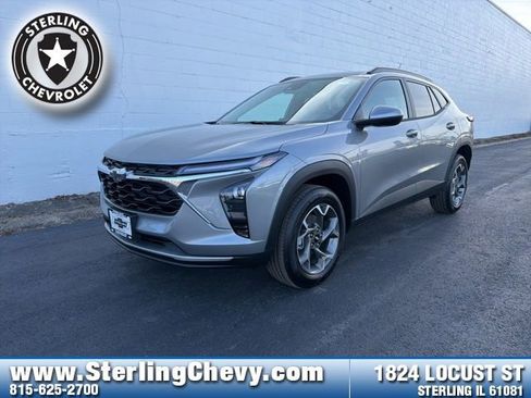 New 2026 Chevrolet Trax LT w/ LT Convenience Package FWD image 1