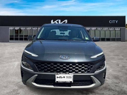 Used 2022 Hyundai Kona SE w/ Cargo Package AWD/4WD image 2