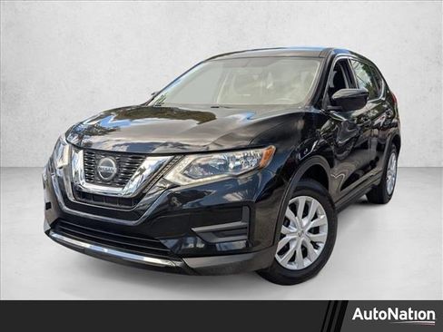 Used 2018 Nissan Rogue S image 1