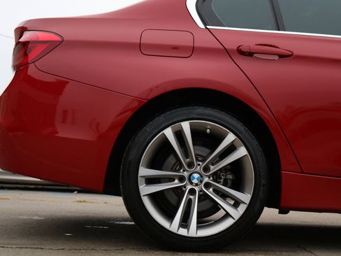 Used 2018 BMW 330i xDrive 330xi Sedan w/ Premium Package image 7