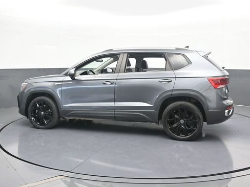 Used 2022 Volkswagen Taos SEL w/ Panoramic Sunroof Package image 3