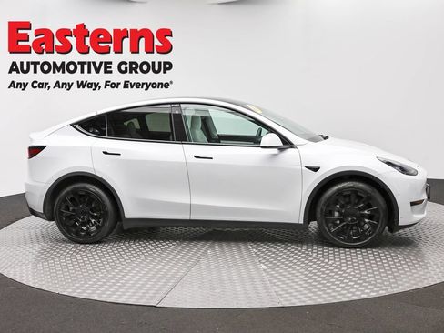 Used 2021 Tesla Model Y Long Range AWD/4WD image 4