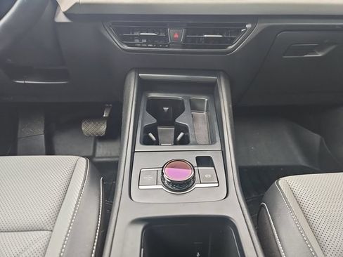 Used 2025 Volkswagen Tiguan SE AWD/4WD image 11